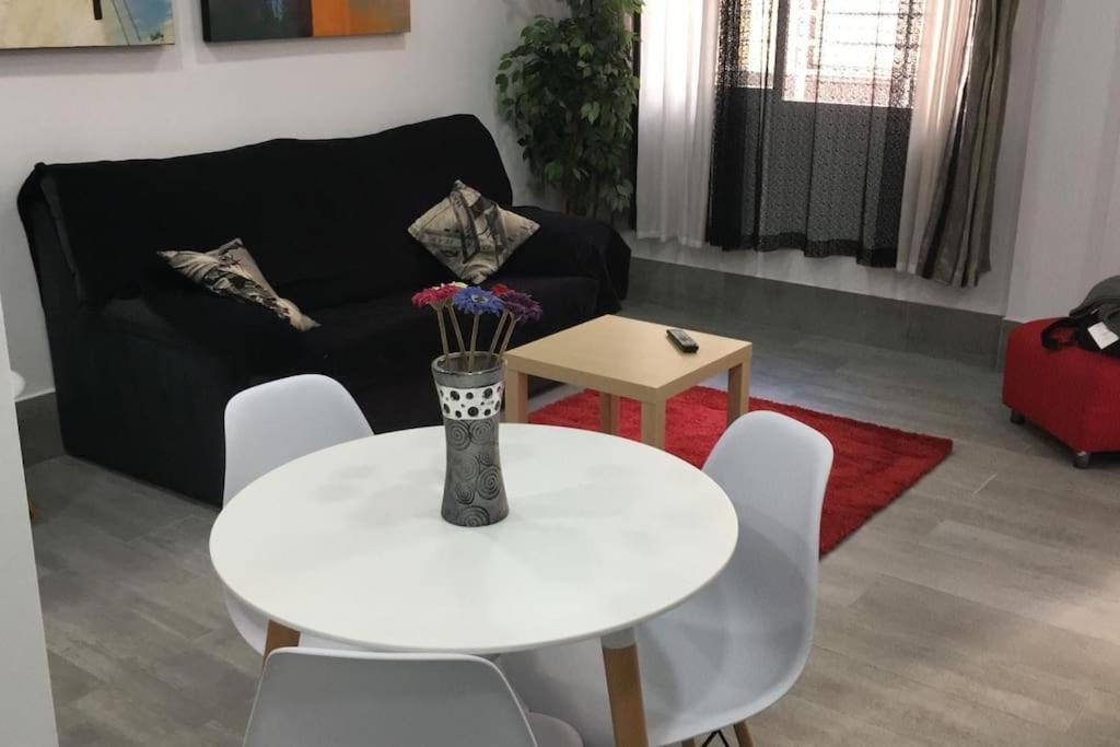 Apartamento A, A 3 Minutos De La Estacion Central De Bus Y Tren Malaga Bagian luar foto